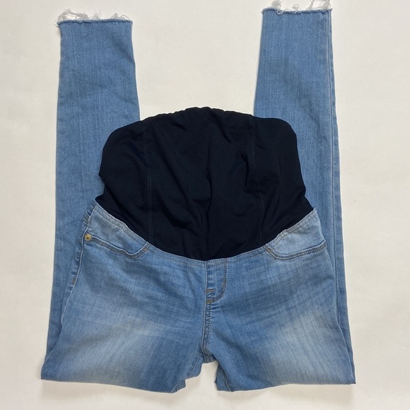 Isabel Maternity by Ingrid & Isabel Secret Fit Belly Crossover Panel Jeggings - Picture 3 of 16